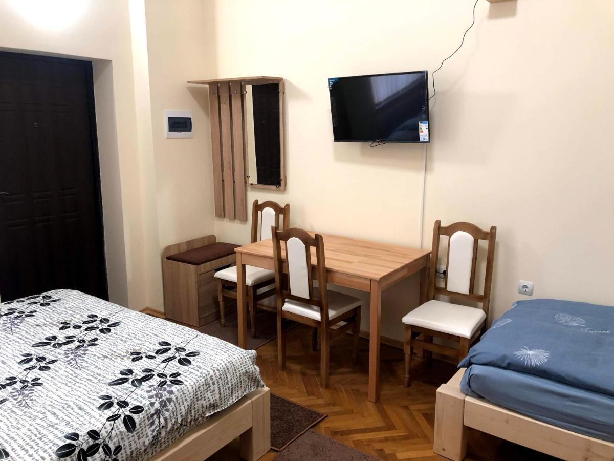 Gil Apartments, Korzo 7,2 Centre Uzhhorod Ngoại thất bức ảnh